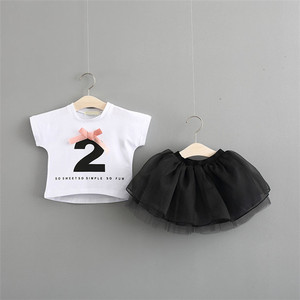 Conjunto de Dos Piezas: Camiseta con Estampado de Dios Hindú (60% Algodón, 40% Poliéster) y Falda de Tul para Niñas - Product Image 1