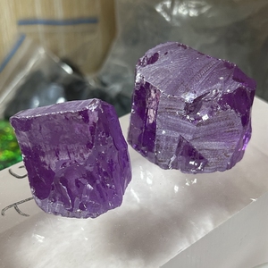 Gema sintética de circonia cúbica en bruto, materia prima de circonia cúbica sin cortar para la fabricación/colección de cuentas de joyería - Product Image 1