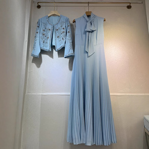 Bettergirl 2025 Fashion Terlaris Gaun Biru Berhias Mutiara Set Wanita Mantel Pendek Bordir Gaun Panjang Berlipit - Product Image 2