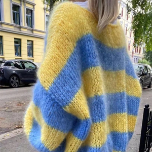 Petit printemps et automne frais nouveau pull paresseux en vrac tissé à la main pull tricoté pour femmes à un cou haut rayé - Product Image 1