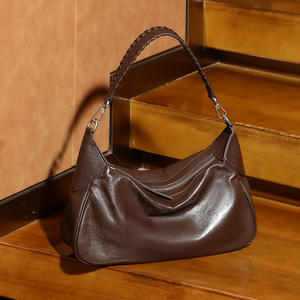 Sac à bandoulière de luxe en cuir véritable pour femme, grand sac fourre-tout pour les trajets quotidiens, sac cosmétique de luxe à bandoulière pour femme - Product Image 4