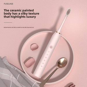 热卖6速USB充电声波电动牙刷，带4个软刷头可洗美白放松功能 - Product Image 4