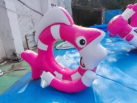 Anneau de piscine gonflable en PVC en forme de poisson |   Obstacle flottant en forme de poisson pour parc HTH WP260731E