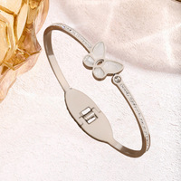 Bracelet manchette ouvert Gaovo Niche Premium en acier inoxydable, motif papillon coquillage blanc, anti-ternissement, bijou de mode féminin pour le quotidien