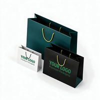 Sac cadeau en papier mat de luxe avec logo personnalisé et poignée en corde, vente en gros, plusieurs tailles et couleurs, sac de shopping en papier pour l'emballage de marque