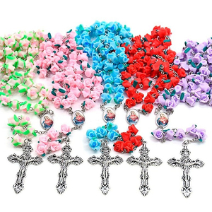 Rosario Cattolico Colorato con Perle a Forma di Rosa in Argilla Polimerica, Collana con Crocifisso - Product Image 6