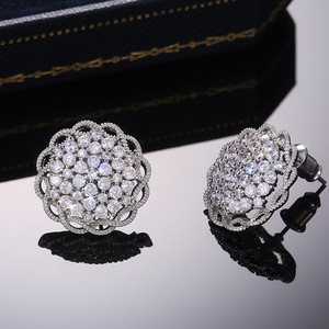 Pendientes de tuerca redondos de lujo con forma de flor, elegantes, para mujer, para fiesta, boda, accesorio de moda para la oreja, regalo - Product Image 6
