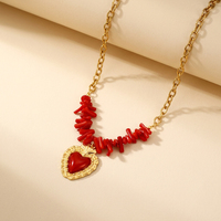 Collier personnalisé avec pendentif en corail rouge, plaqué or 18 carats PVD, acier inoxydable, perle d'eau douce, pendentif en forme de cœur