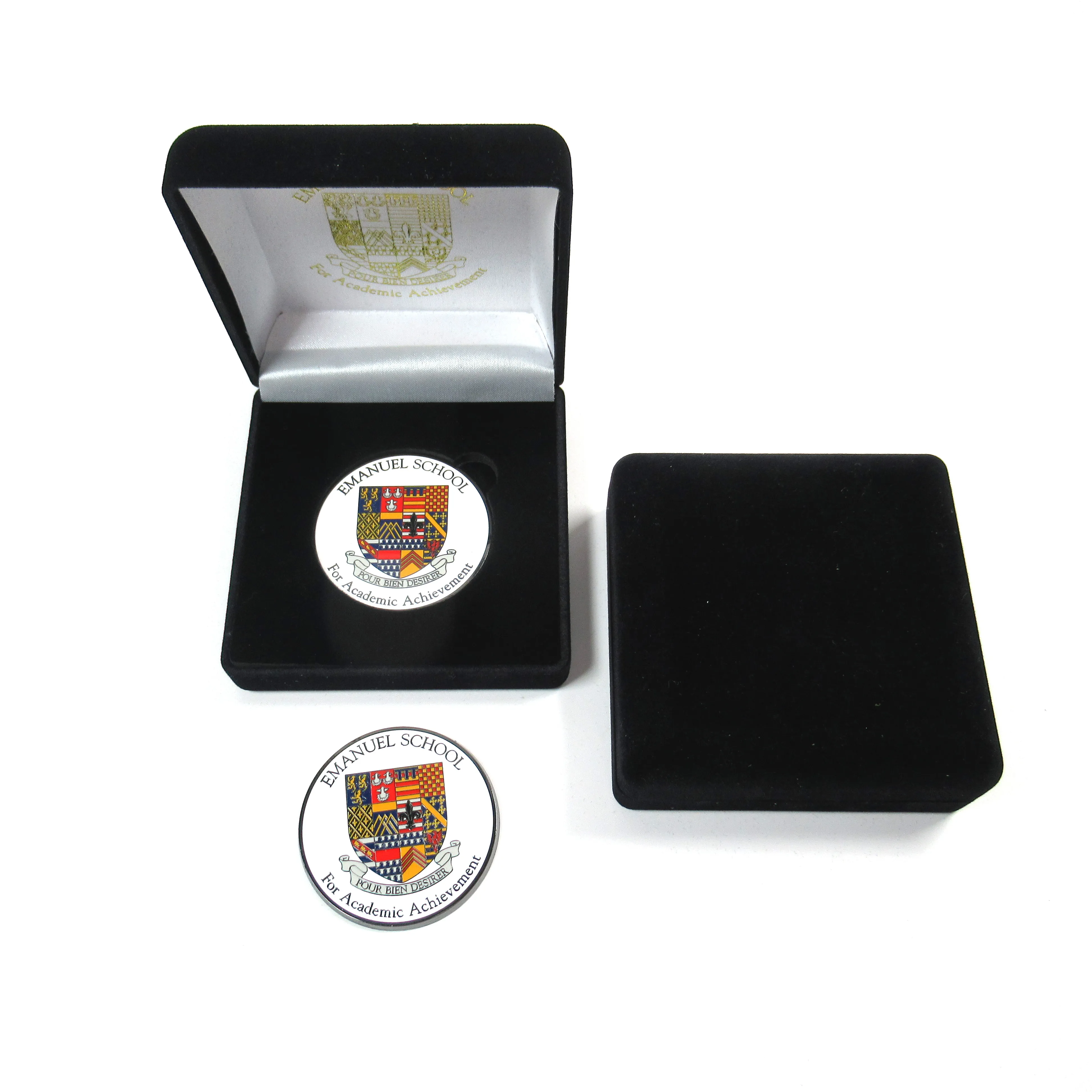 Met Mooie Geschenkdoos Corporatie Geschenk Hard Email Custom Knooppennen Sport Business School Logo Metalen Broche Pin Badge