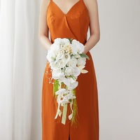 Bouquet de Mariage en Forme de Cascade T041, Lys Blanc Calla, Orchidée Papillon, Fleur de Mariée pour Cérémonie, Fleur à Tenir en Main pour Mariage
