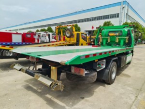 Nuevo Camión Grúa Isuzu KV100 de 120HP, 5 Toneladas, Diésel, Manual, Tracción 4x2, 6 Velocidades, Plataforma Plana, Euro 5, Venta Directa de Fábrica - Product Image 2