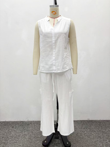 เสื้อแขนกุดคอวีสีพื้นสำหรับผู้หญิงและกางเกงลำลองเอวสูง ชุดแฟชั่นแอฟริกัน 2 ชิ้น - Product Image 6