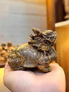 Statue vietnamienne de tortue dragon et grenouille porte-bonheur en bois d'agar – Naturelle, artisanale, Feng Shui haut de gamme - Product Image 2