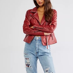 Veste en cuir pour femme, rouge bordeaux, style motard, avec fermeture éclair, tendance et audacieuse, vente en gros sur mesure OEM - Product Image 2