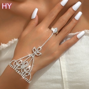 Bracelet à clous de style bohème, sexy et brillant, pour femme, motif gant, tendance transfrontalière Europe et Amérique - Product Image 1