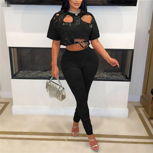 ชุดแฟชั่นผู้หญิง เสื้อยืดแขนสั้นแบบเจาะรูและกางเกงเลกกิ้ง 2025 ชุดเซ็ต 2 ชิ้น - Product Image 4