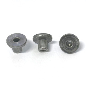 Tuerca en T de Acero al Carbono Niquelada con Cabeza Plana Moleteada, Tuerca Remachable Roscada de 7mm de Ancho, Grado A - Product Image 3