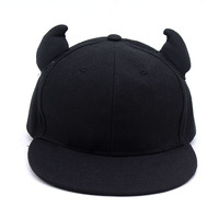 Hombres Cuernos Diablo Protección para los oídos Sombrero de ala plana Fiesta Moda Gorra de béisbol Venta al por mayor para hombres y mujeres Negocios Aplicable