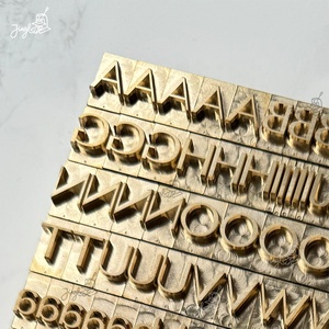 Font fatto su misura lettere in ottone numeri di stampa a caldo con lamina d'oro alfabeto T slot lettere personalizzato in ottone timbro per regali di festa - Product Image 4