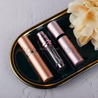 Atomiseur de parfum portable en aluminium de 5 ml, rechargeable, format voyage, vaporisateur à pompe en verre, design plat, sérigraphie sur écran.