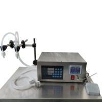 Machine de remplissage de liquides numérique à double buse avec pompe à diaphragme automatique en plastique pour bouteilles d'eau, eau minérale et jus