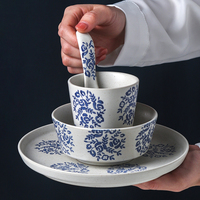 Vaisselle en céramique japonaise, assiettes, bols, tasses, cuillères en terre cuite émaillée bleue, ensemble de vaisselle en céramique individuelle pour restaurants