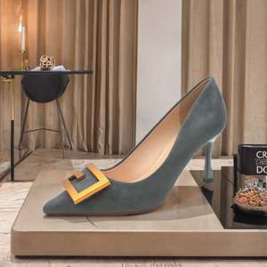 Nouvelles Escarpins Noirs à Talon Moyen et Bout Ouvert Automne 2025 – Simplicité et Élégance Tendance pour Femme - Product Image 3