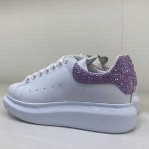 Chaussures de luxe Muqqen : baskets décontractées en cuir avec talon orné de strass, plusieurs options de couleurs pour hommes et femmes - Product Image 6