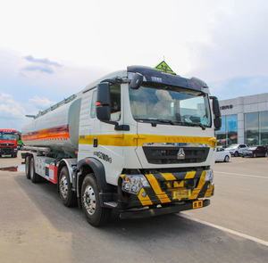 <span class=keywords><strong>Camion</strong></span>-citerne Sinotruk Howo TX 8x4 8000 6000 Litres RHD 20CBM pour le <span class=keywords><strong>transport</strong></span> de carburant diesel, <span class=keywords><strong>essence</strong></span>, pétrole et huile, à vendre - Product Image 3