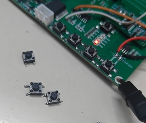 Высокотемпературный 4-контактный металлический тактовый переключатель 12В DC 0.05А с классом защиты IP67, фиксирующий (Push-On/Push-Off), для домашнего и промышленного использования - Product Image 6