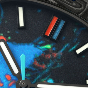 Montre-bracelet tendance en fibre de carbone à texture camouflage, cadran en cristal saphir, mouvement mécanique, résistante à l'eau, affichage du calendrier - Product Image 4