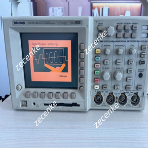 Tektronix TDS3014B 4 canales 100MHz 1.25GSs Digital Phosphor Oscillos - Product Image 2