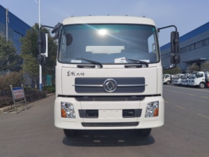 Camion de réparation d'urgence municipal Dongfeng 4x2 de Chine, véhicule utilitaire de type caisse, camion d'aspiration d'eaux usées haute pression, réservoir d'aspiration diesel - Product Image 3