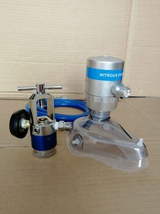 <span class=keywords><strong>Set</strong></span> Valvola di Regolazione N2O per Uso Medico con Regolatore MINI e Tubo ad Alta Pressione da 1,5m, Modello FLOWLINE FLN, Pressione di Ingresso 50psi - Product Image 3