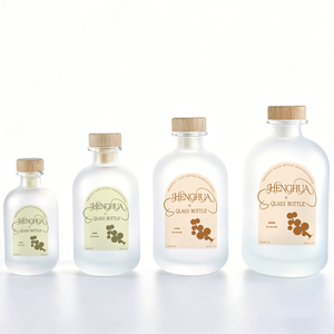 Bouteille en verre givré transparent pour spiritueux (Whisky, Gin, <span class=keywords><strong>Rhum</strong></span>, Vodka, Brandy) avec bouchon en bois, formats 10cl, 50cl, 100ml, 250ml, 375ml, 500ml - Product Image 3