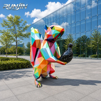 Sculpture d'ours géométrique colorée en acier inoxydable, art métallique arc-en-ciel à faible polyvalence pour extérieur, statue animale, art public, fabricant sur mesure