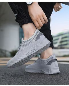 รองเท้ากีฬา YATAI รุ่นใหม่สำหรับฤดูใบไม้ผลิและฤดูร้อน น้ำหนักเบา ดีไซน์ทันสมัยสำหรับผู้ชาย รองเท้าลำลองแบบตาข่าย พื้นรองเท้าและพื้นรองเท้าด้านนอกทำจาก PVC - Product Image 6