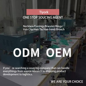 Moda europea americana <span class=keywords><strong>rubino</strong></span> alla moda <span class=keywords><strong>orecchini</strong></span> <span class=keywords><strong>pendenti</strong></span> lunghi ciondolo gioielli <span class=keywords><strong>pendenti</strong></span> per le donne per feste Christian Symbol - Product Image 6