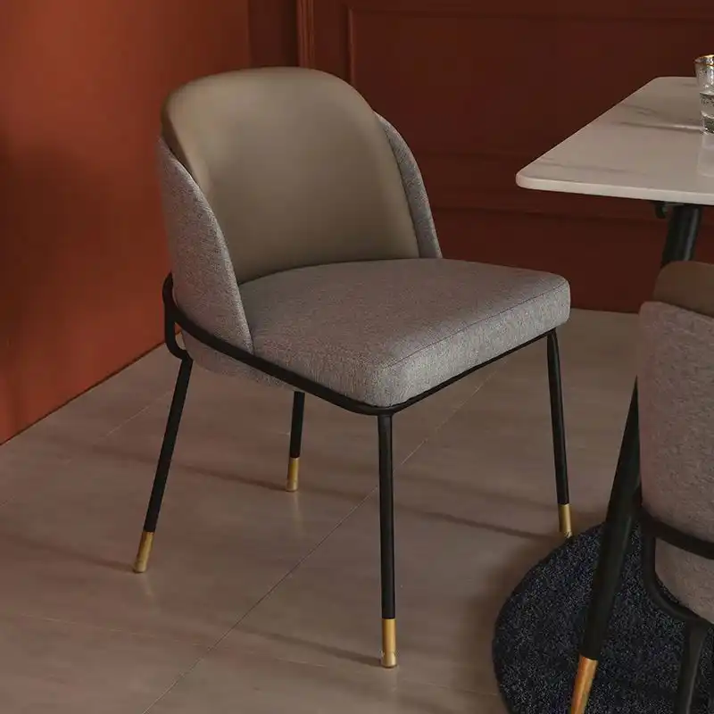 Cadeira luz de luxo nórdica para jantar, cadeira de metal casual simples e moderna para família, sala de jantar