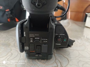 Videocámara Sony HXR-NX70C 1080P Usada en Buen Estado, Resistente al Agua, para Deportes al Aire Libre y Documentales de Naturaleza - Product Image 2
