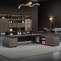 Bureau de direction de luxe au design moderne pour immeuble de bureaux PDG commercial poste de travail de patron établi informatique confortable