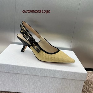 Sandales plates slingback de luxe pour femme en tissu technique, à bout pointu, à enfiler, pour soirée - Product Image 2