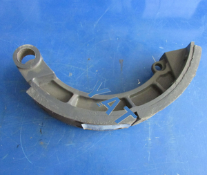 Plaquettes de frein d'origine pour niveleuse, pièces de rechange pour grue de camion 381601109 Y180-H.2.6.3 Noir Garantie 1 an Haute garantie - Product Image 3