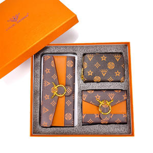 Nuovo Set 2026 di Tre Pezzi in PU Stile Retrò Europeo-Americano, Portafoglio e Porta Carte con Confezione Regalo Elegante per Donne - Product Image 6