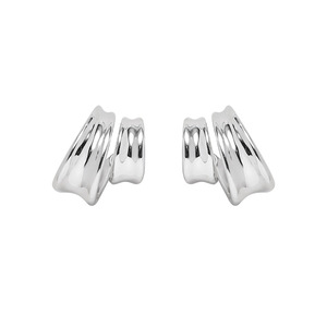 Diseño original Nuevo estilo Pendientes simples femeninos Pendientes de aro exagerados irregulares <span class=keywords><strong>rizados</strong></span> de doble capa en latón de moda - Product Image 1