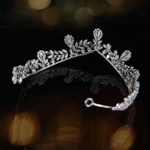 Diadème de mariée délicat inspiré de la nature, avec zircone cubique 5A, accessoire capillaire en cuivre plaqué argent anti-décoloration pour dîner formel - Product Image 6