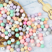 Perles en silicone en gros pour la fabrication de stylos, perles focales en silicone DIY pour la fabrication de bijoux, porte-clés, cordons, perles personnalisées en forme de lettre de vache