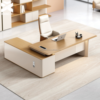 Bureau de direction de luxe en L, moderne, avec fonctionnalités convertibles, mobilier de bureau pour usage commercial