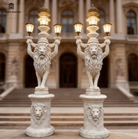 Lampadaire de jardin en marbre naturel personnalisé, sculpture européenne sculptée à la main, lampadaire pour la décoration de projets de parcs et de villas