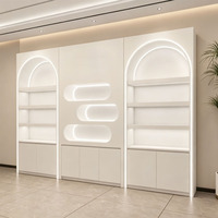 Meuble de présentation cosmétique mural LED personnalisable, durable, étanche et écologique pour magasin de maquillage